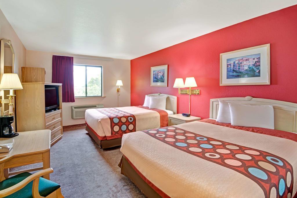 Hotel Super 8 By Wyndham Albuquerque West/Coors Blvd Exterior foto